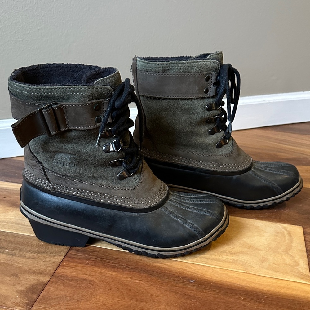 Sorel Waterproof Winter Snow Boots Warm Outdoor Duck Rain boots size 8.5